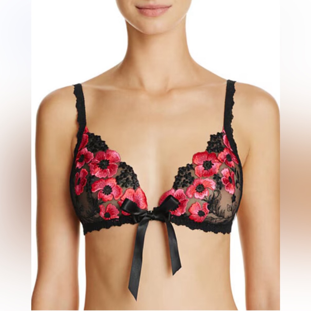 HANKY PANKY Embroidered Front Tie Bralette w/ clasp closure